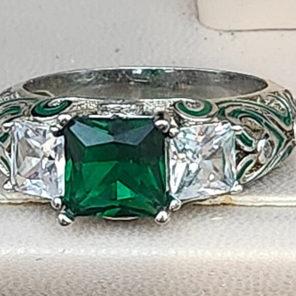 Sterling Silver Ring Green Center Stone Enameled Size 8 Hearts - Picture 6 of 9